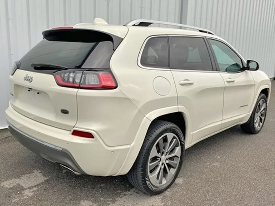 2019 Jeep Cherokee Overland photo 1