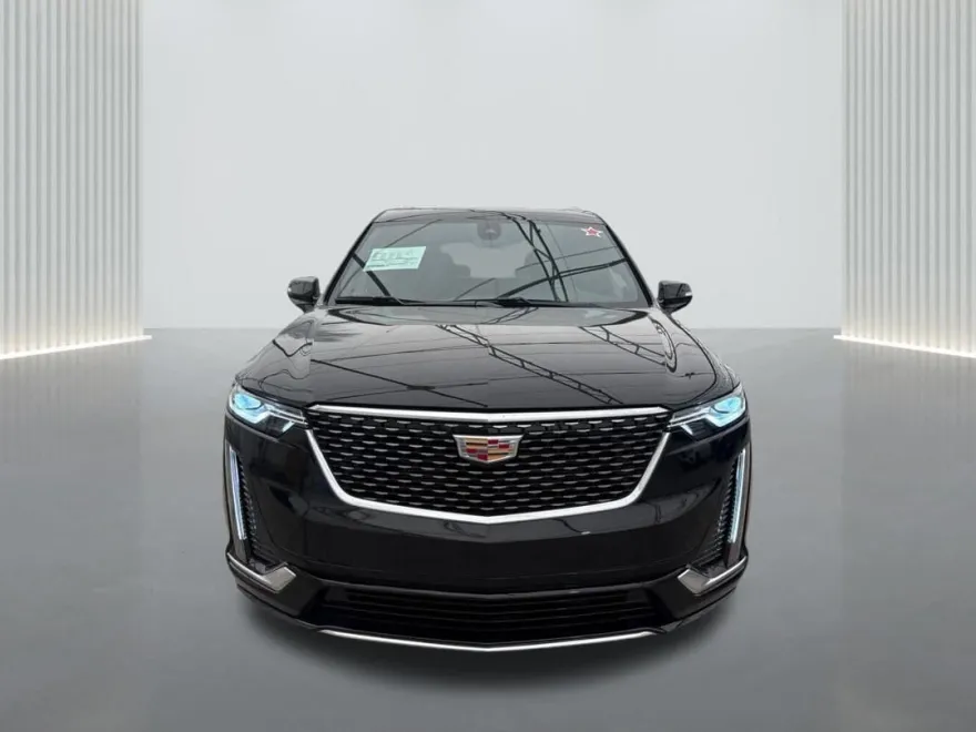 2025 Cadillac XT6 Premium Luxury photo 2