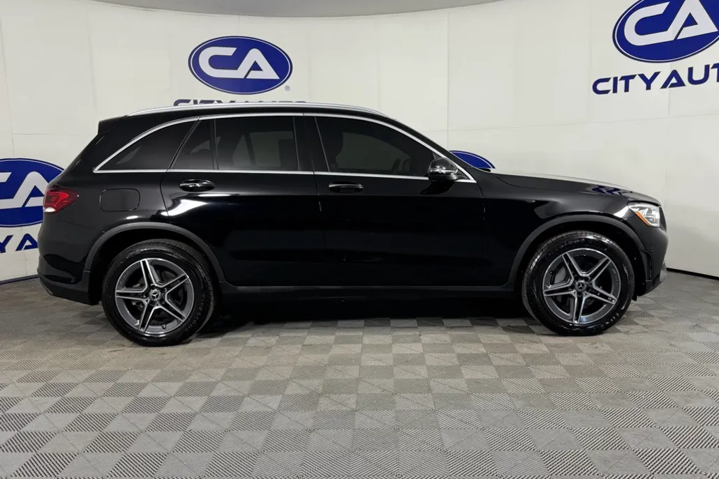 2021 Mercedes Benz GLC 300 photo 1