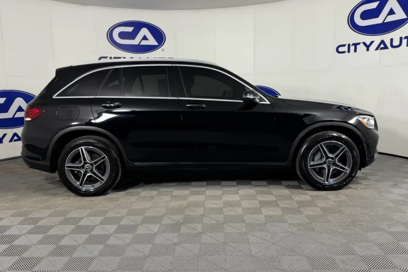 2021 Mercedes Benz GLC 300 photo 1
