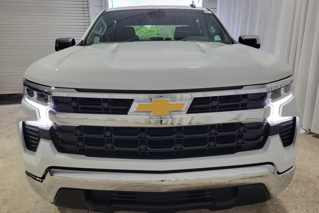 2026 Chevrolet Silverado 1500 LT photo 1