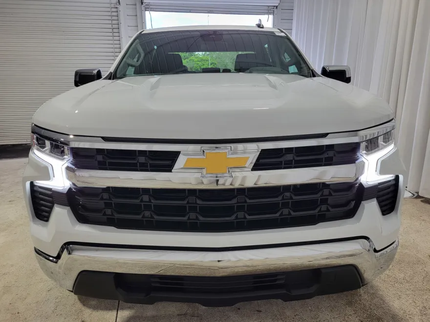 2026 Chevrolet Silverado 1500 LT photo 1