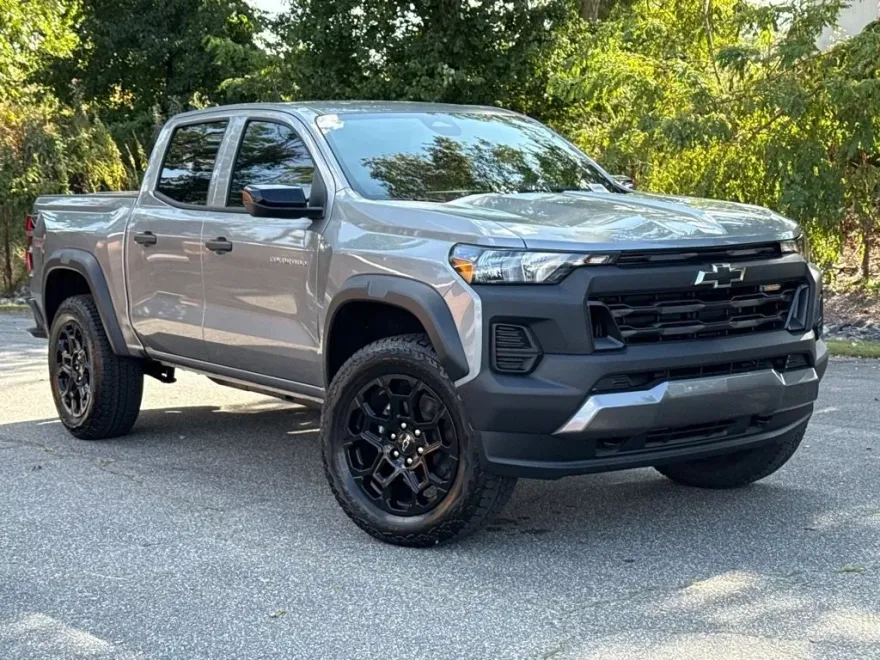2026 Chevrolet Colorado Trail Boss photo 1