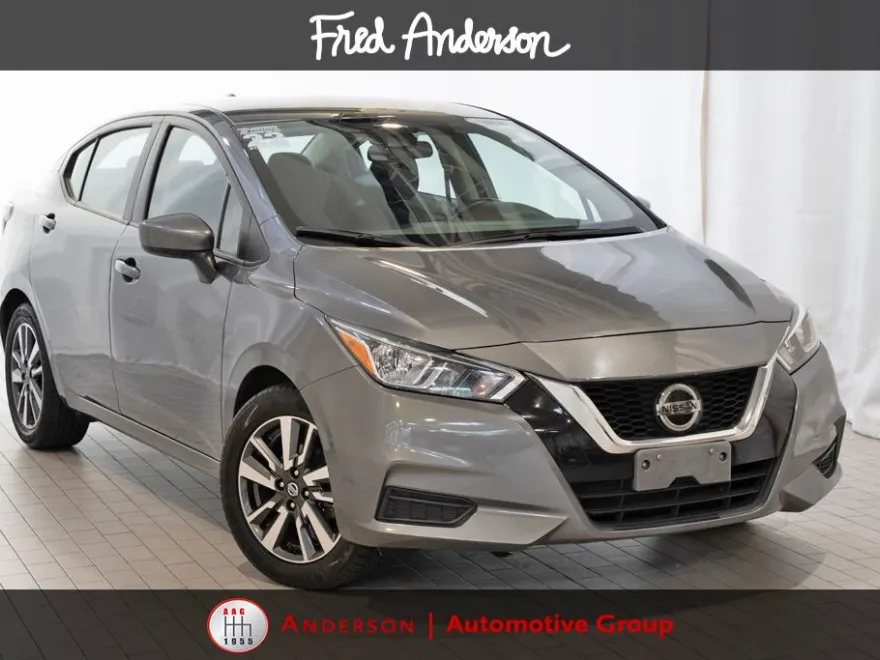 2022 Nissan Versa 1.6 SV photo 1