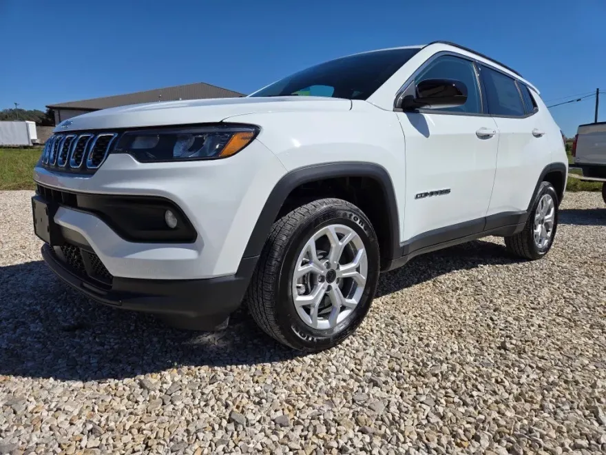 2025 Jeep Compass Latitude photo 1