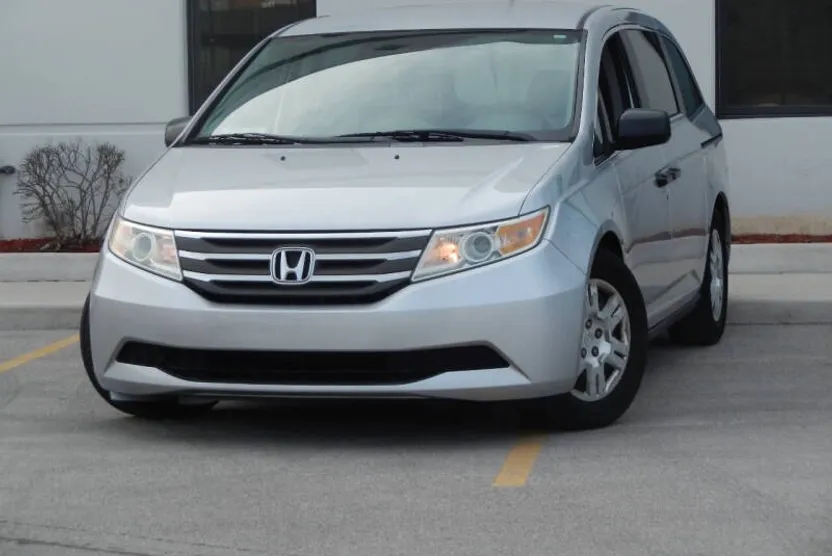 2012 Honda Odyssey LX photo 1
