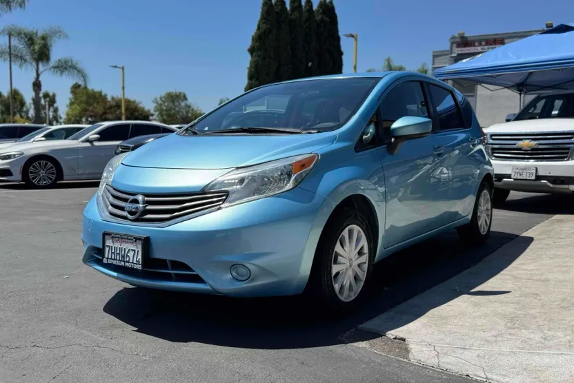 2015 Nissan Versa Note Plus photo 1