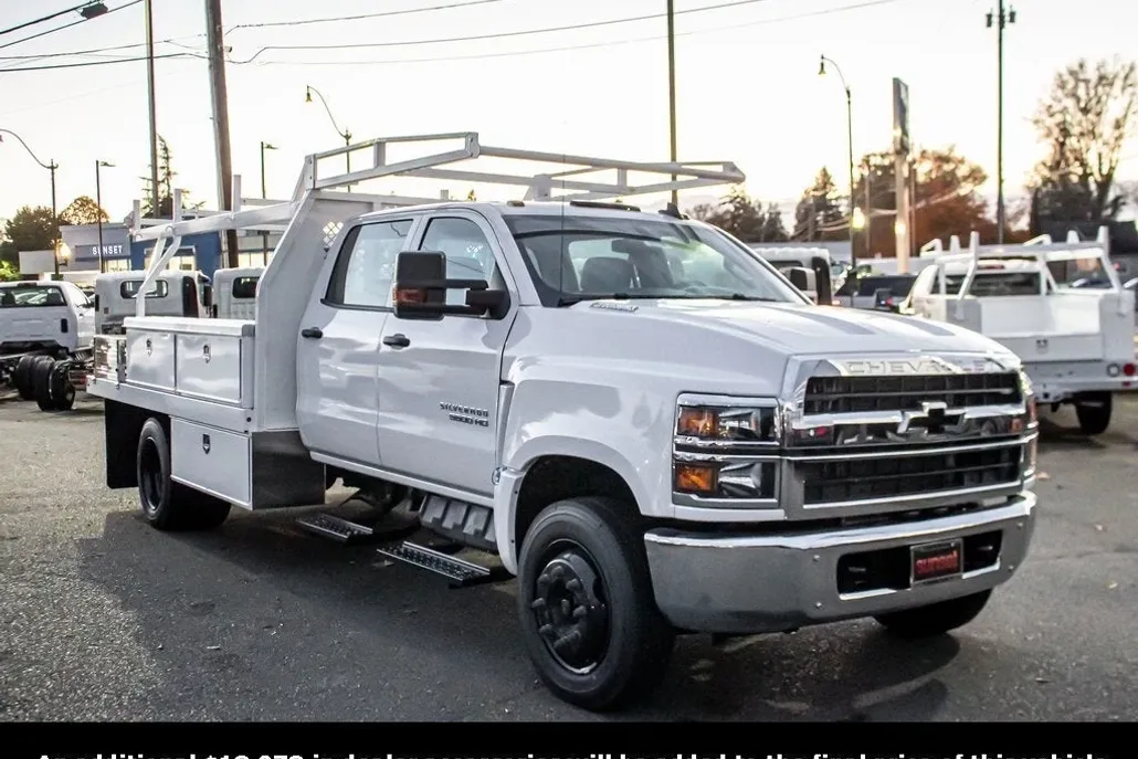 2023 Chevrolet Silverado 5500HD Work Truck photo 1