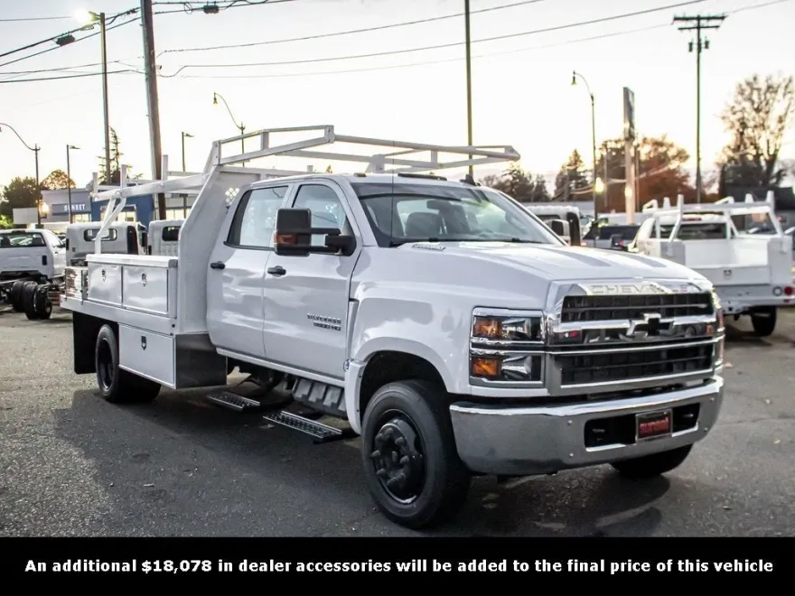 2023 Chevrolet Silverado 5500HD Work Truck photo 1