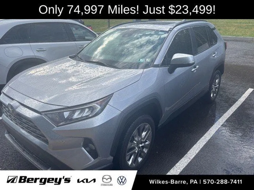 2021 Toyota RAV4 Limited photo 1
