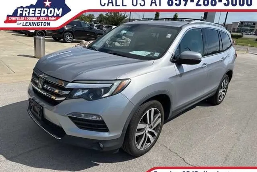 2017 Honda Pilot Elite photo 1