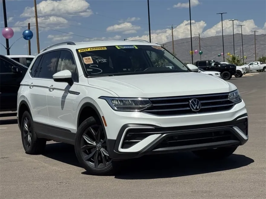 2024 Volkswagen Tiguan SE Wolfsburg Edition photo 1