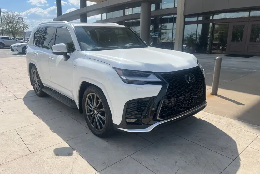 2024 Lexus LX 600 F SPORT photo 1
