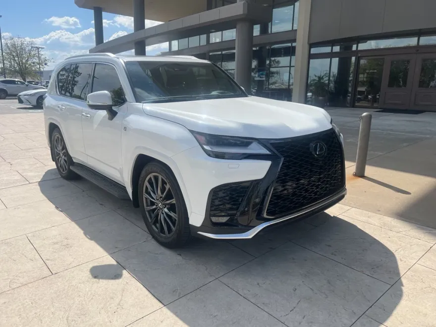 2024 Lexus LX 600 F SPORT photo 1
