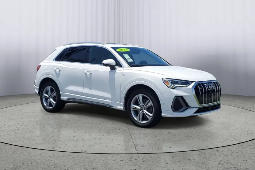 2022 Audi Q3 S line Premium Plus photo 1