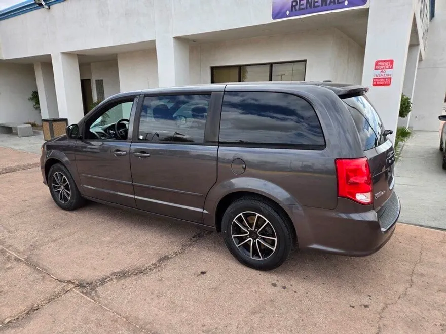 2015 Dodge Grand Caravan SE photo 1