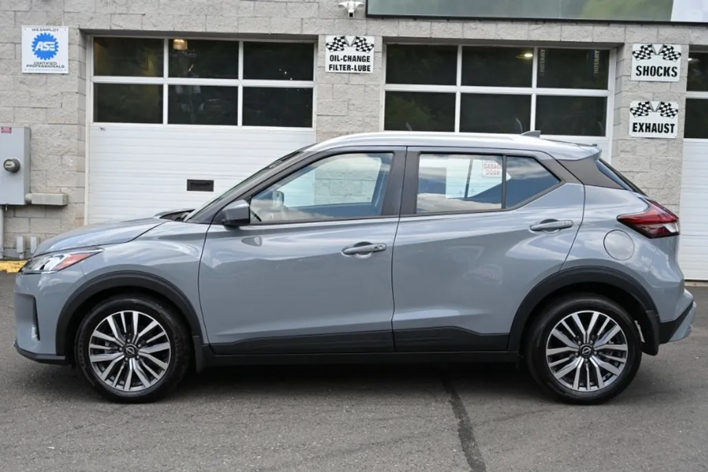 2024 Nissan Kicks SV photo 1