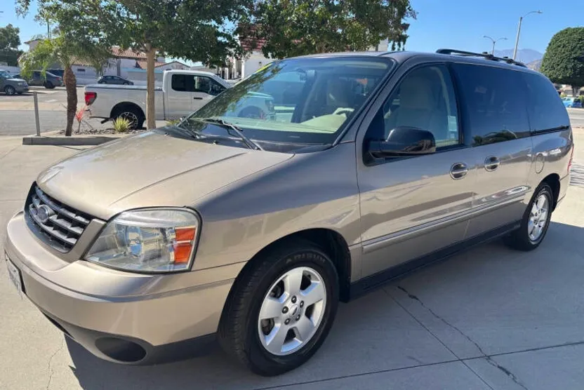 2004 Ford Freestar SES photo 1