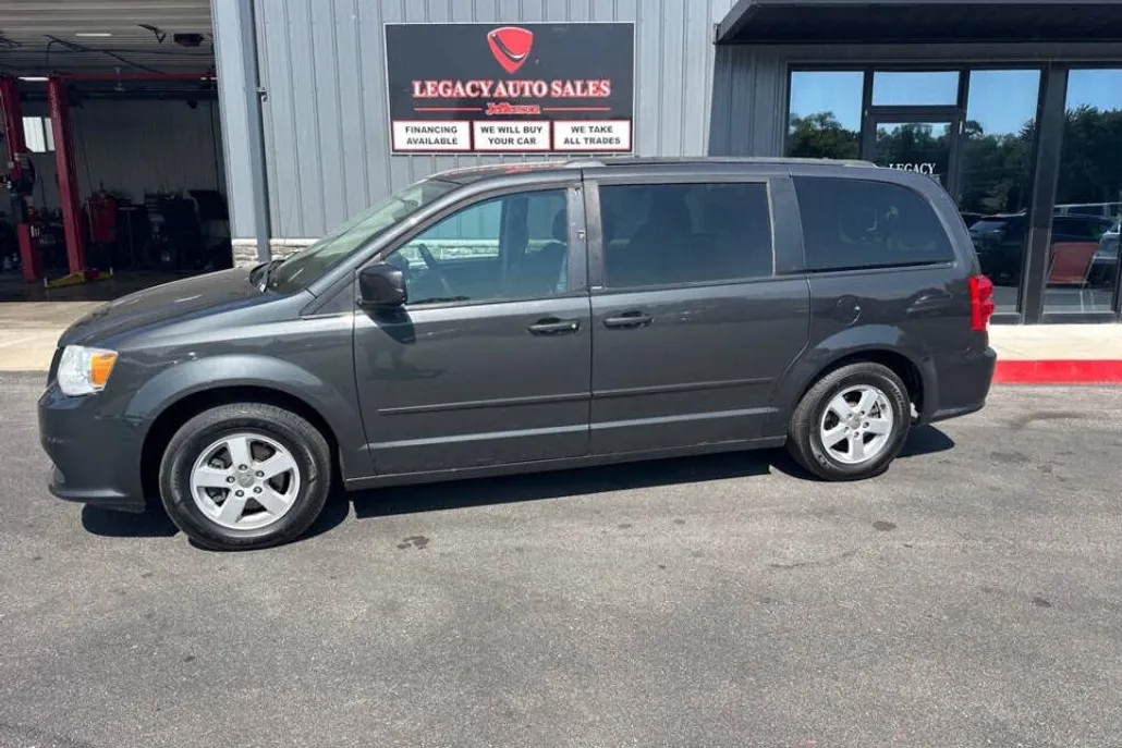 2012 Dodge Grand Caravan SXT photo 1