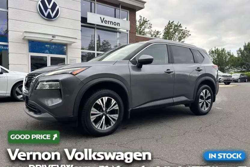 2022 Nissan Rogue SV photo 1