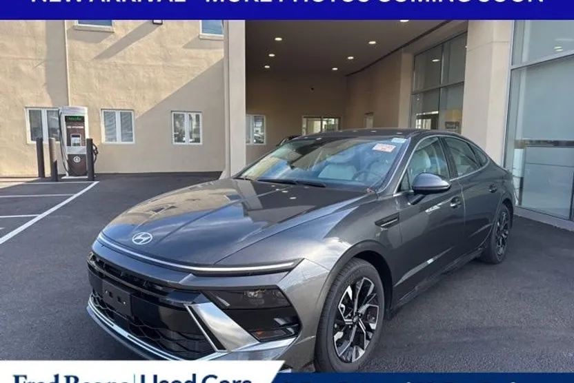 2024 Hyundai Sonata SEL photo 1