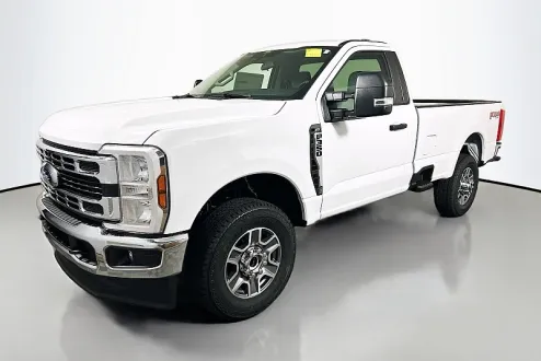 2025 Ford F-350 XLT photo 3