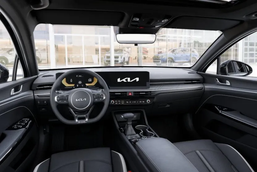 2026 Kia K5 GT-Line photo 1