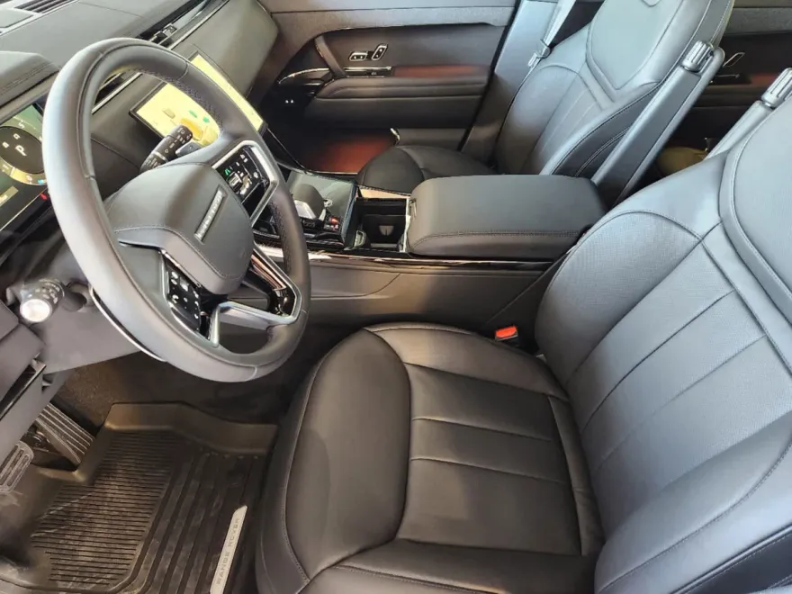 2025 Land Rover Range Rover Sport SE photo 1