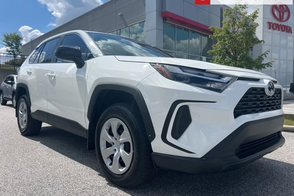 2025 Toyota RAV4 LE photo 1