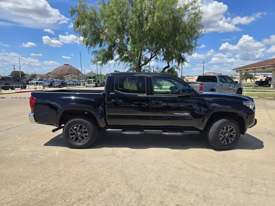 2023 Toyota Tacoma SR5 photo 1