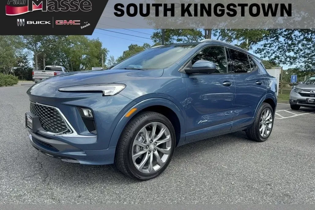 2024 Buick Encore GX Avenir photo 1
