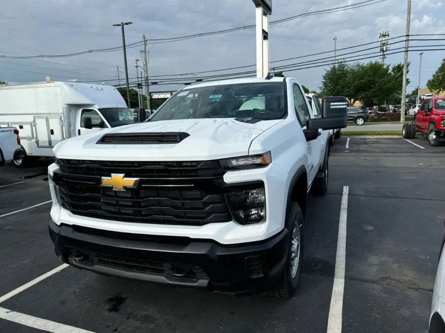 2024 Chevrolet Silverado 2500HD photo 1