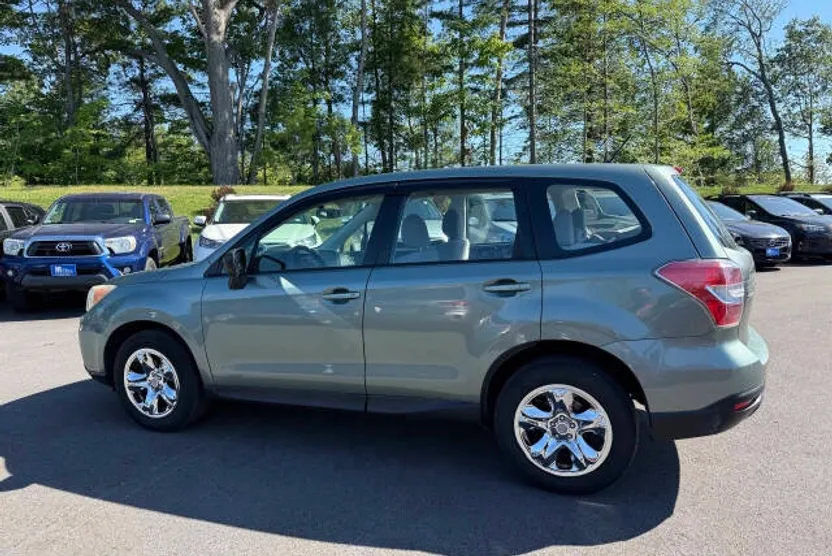 2014 Subaru Forester Base photo 1