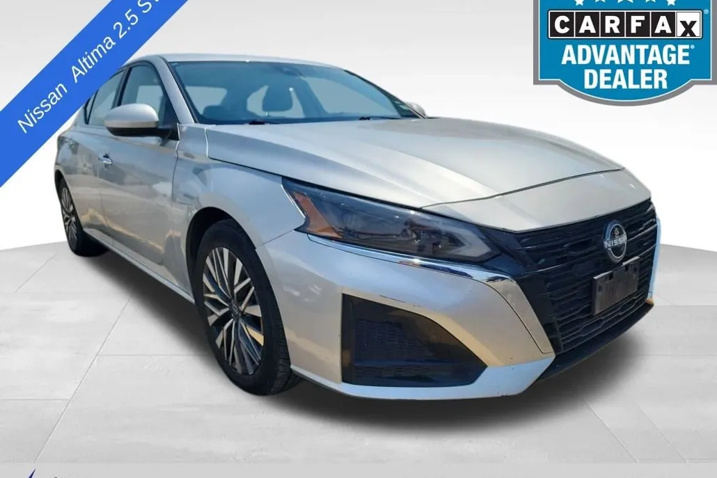 2023 Nissan Altima 2.5 SV photo 1