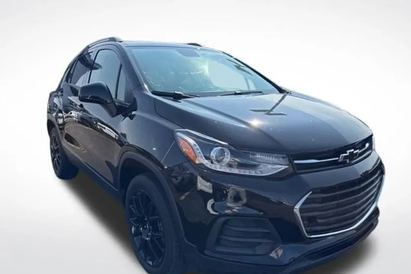 2022 Chevrolet Trax LT photo 1
