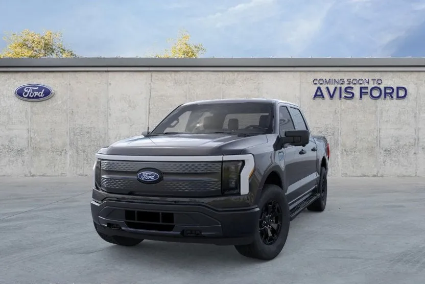 2025 Ford F-150 Lightning XLT photo 1