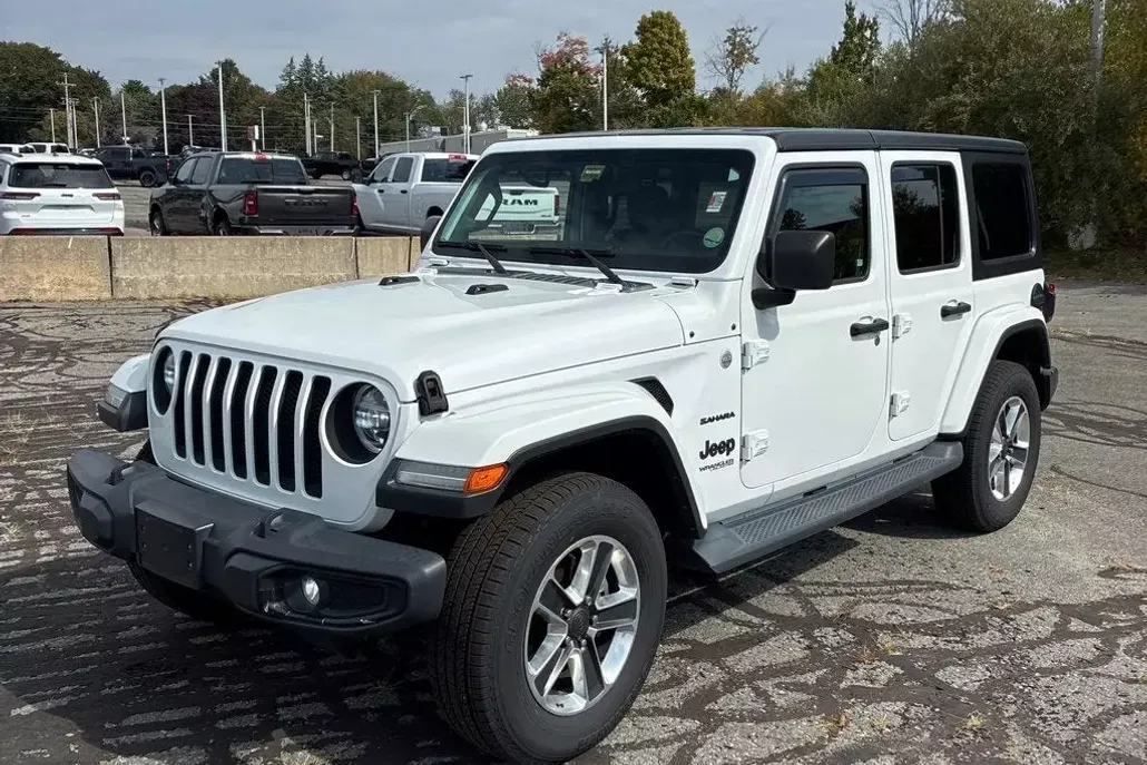 2018 Jeep Wrangler Unlimited Sahara photo 1
