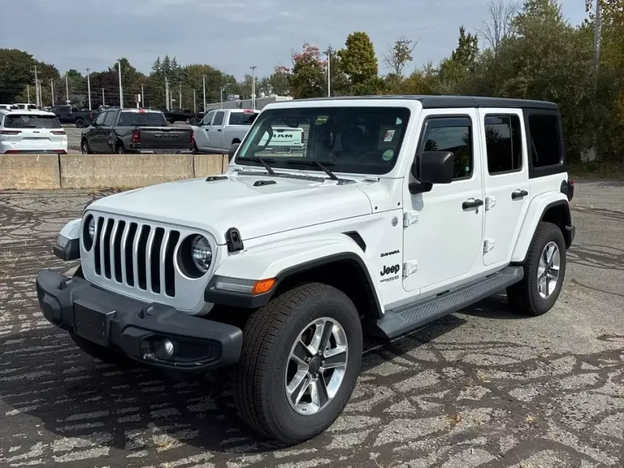 2018 Jeep Wrangler Unlimited Sahara photo 1