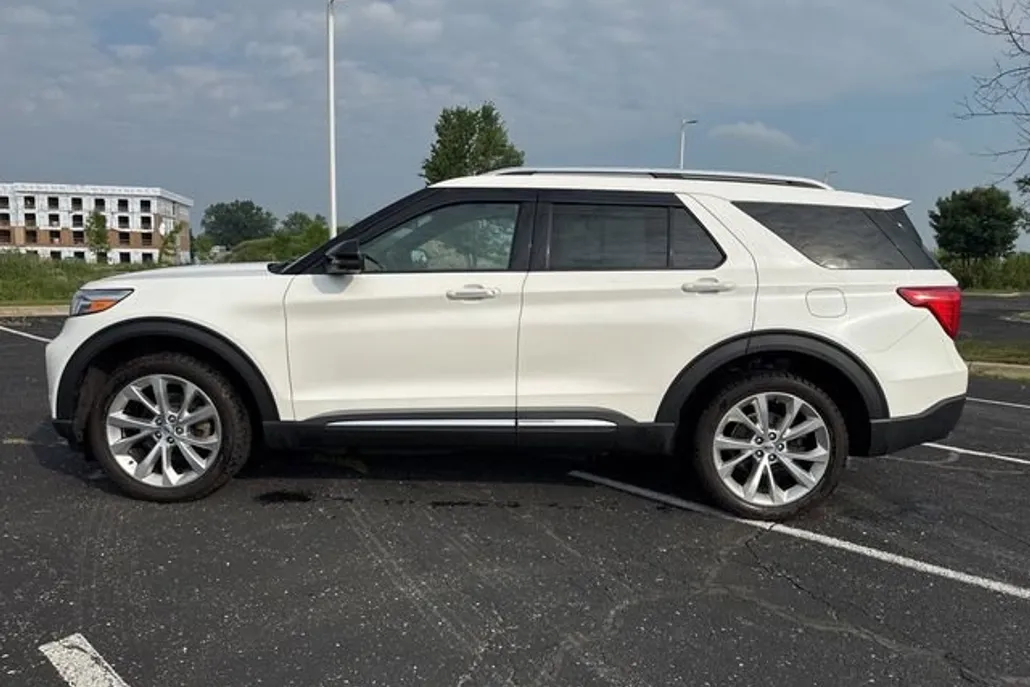 2023 Ford Explorer Platinum photo 1