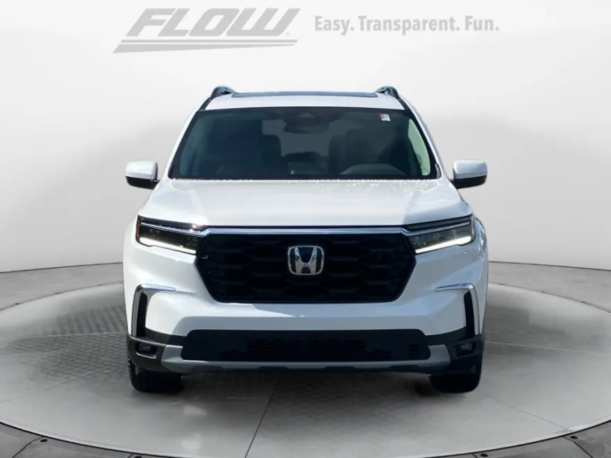 2025 Honda Pilot Touring photo 1