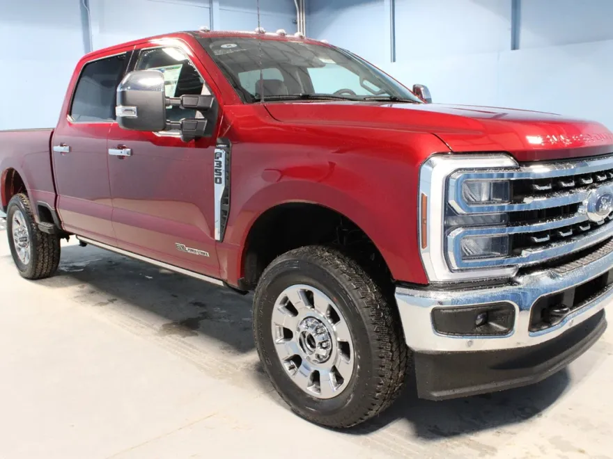 2025 Ford F-350 Lariat photo 1