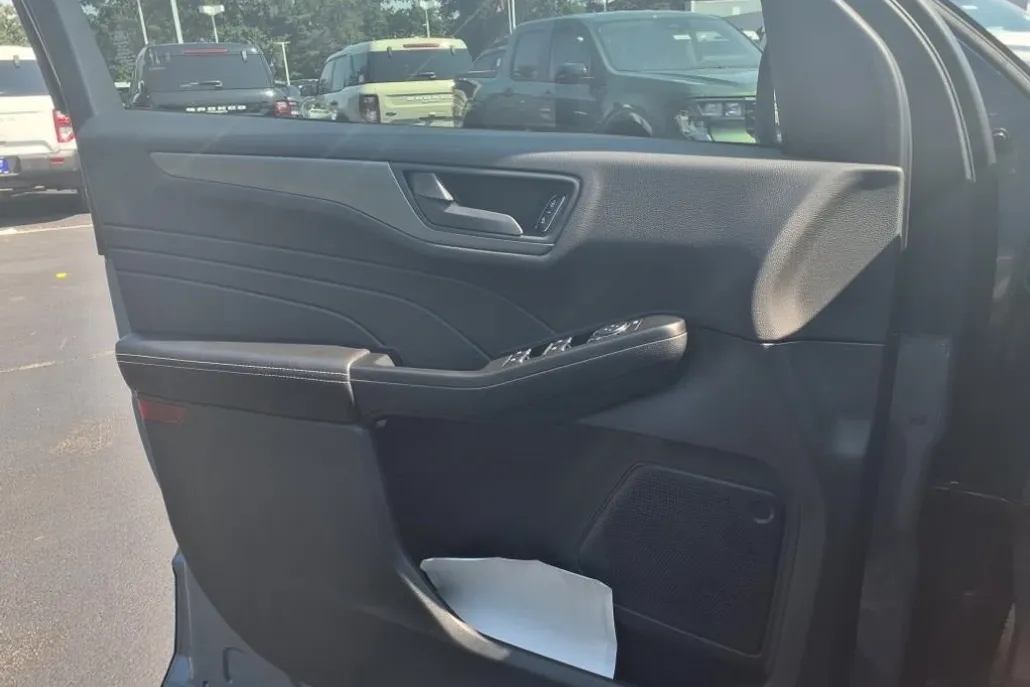 2025 Ford Escape Active photo 1