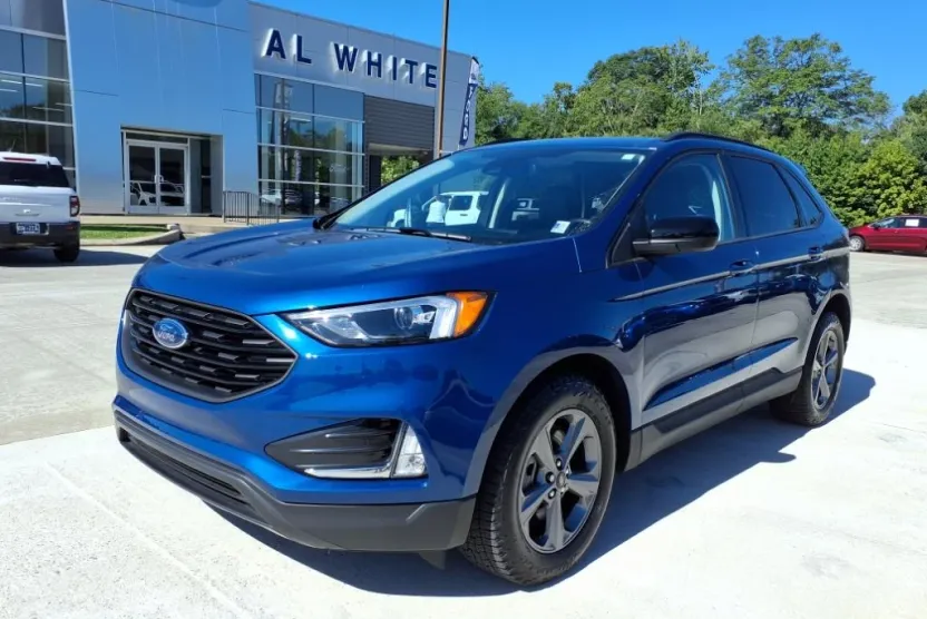 2023 Ford Edge SEL photo 1