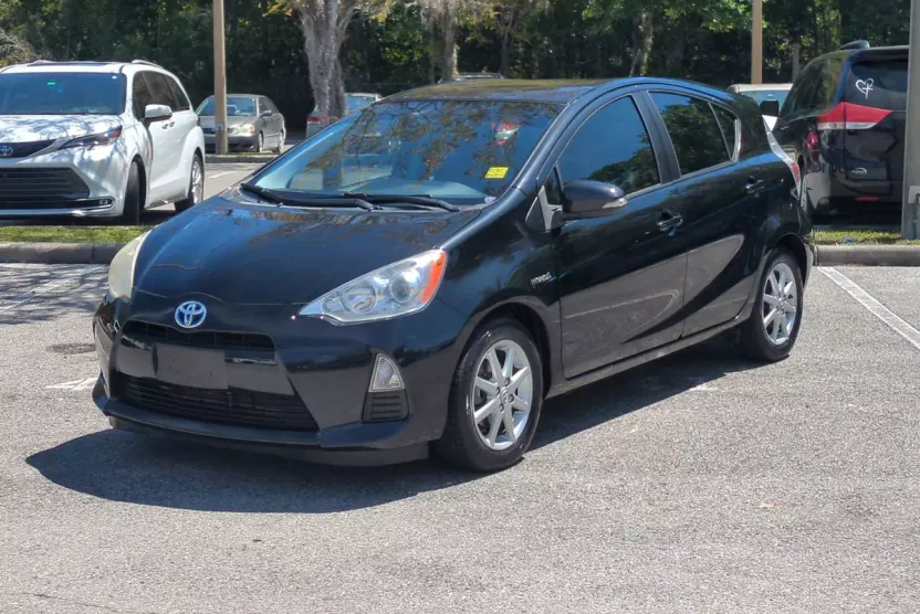 2012 Toyota Prius C photo 1