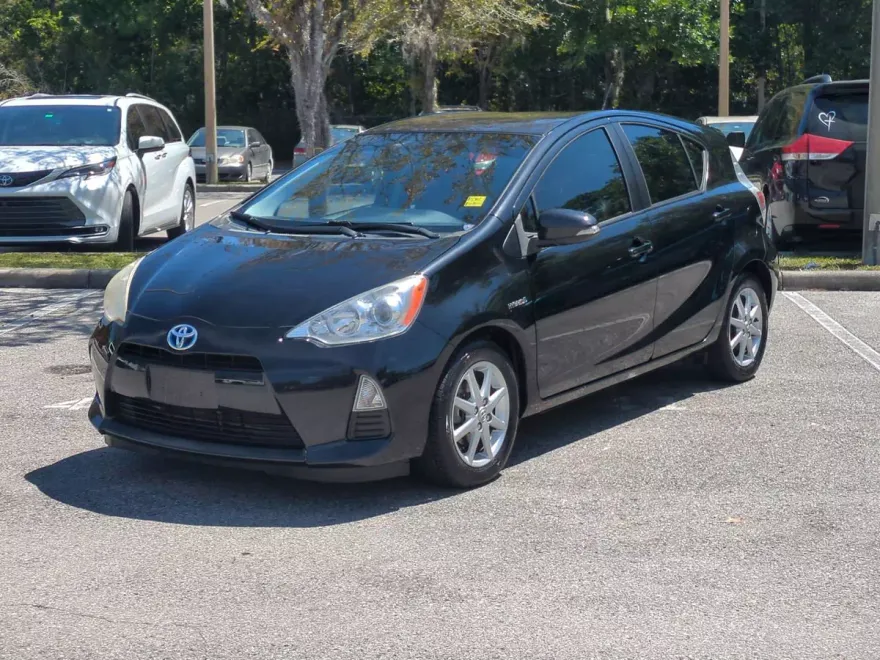 2012 Toyota Prius C photo 1