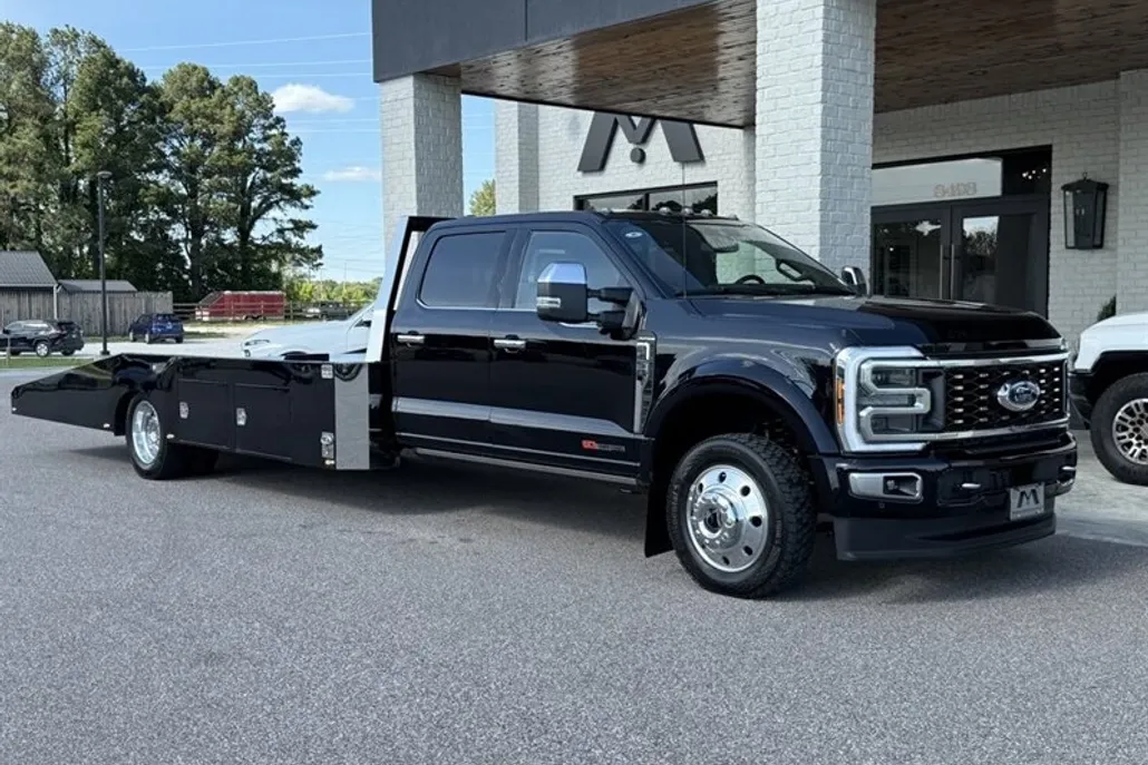 2024 Ford F-450 Platinum photo 1