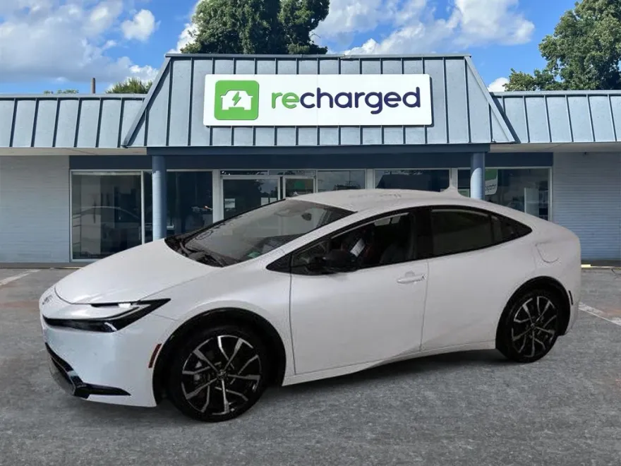 2025 Toyota Prius Prime XSE photo 1
