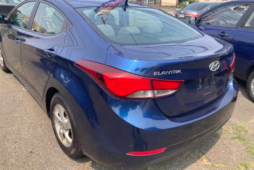 2015 Hyundai Elantra SE photo 1