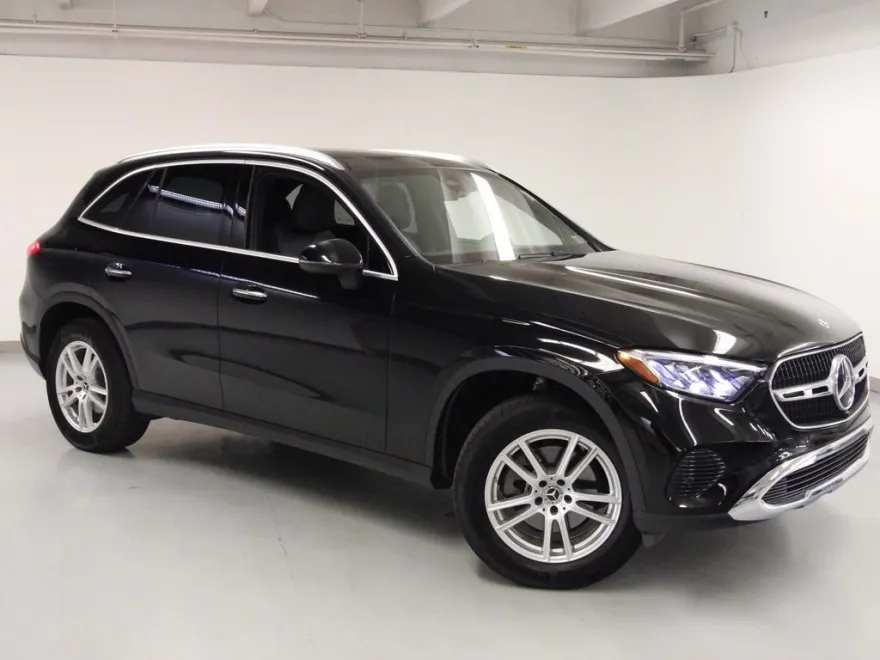 2025 Mercedes Benz GLC 300 photo 1