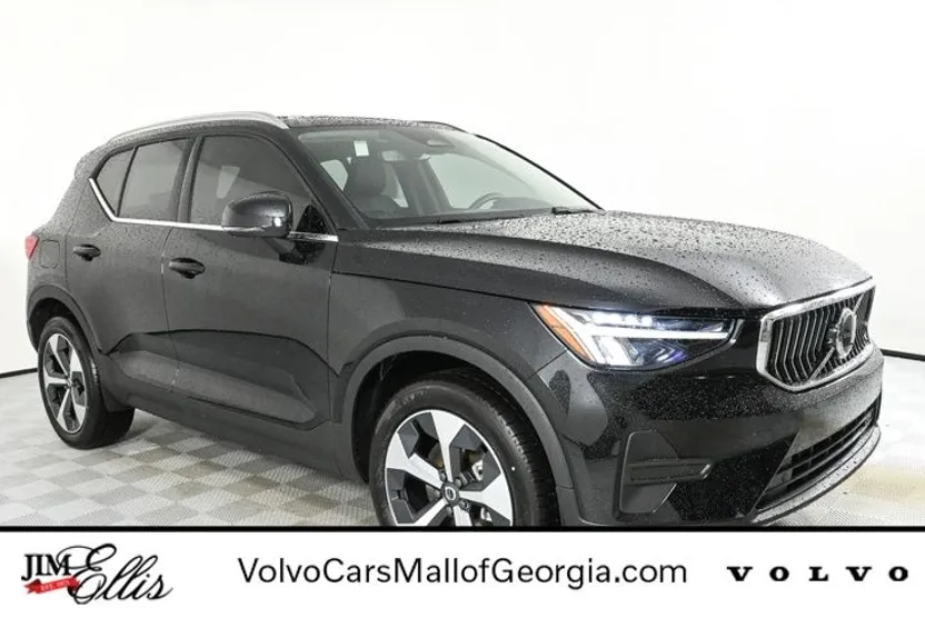 2025 Volvo XC40 Core photo 1